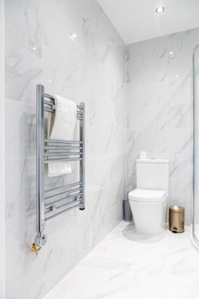 Prime Luxurious Apartment NEC Free Parking!!